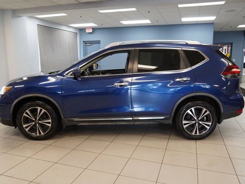 Used 2018 Nissan Rogue SL w/ Premium Package image 2
