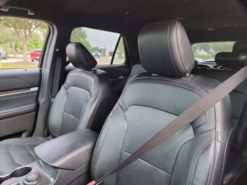 Used 2018 Ford Explorer Limited AWD/4WD image 13