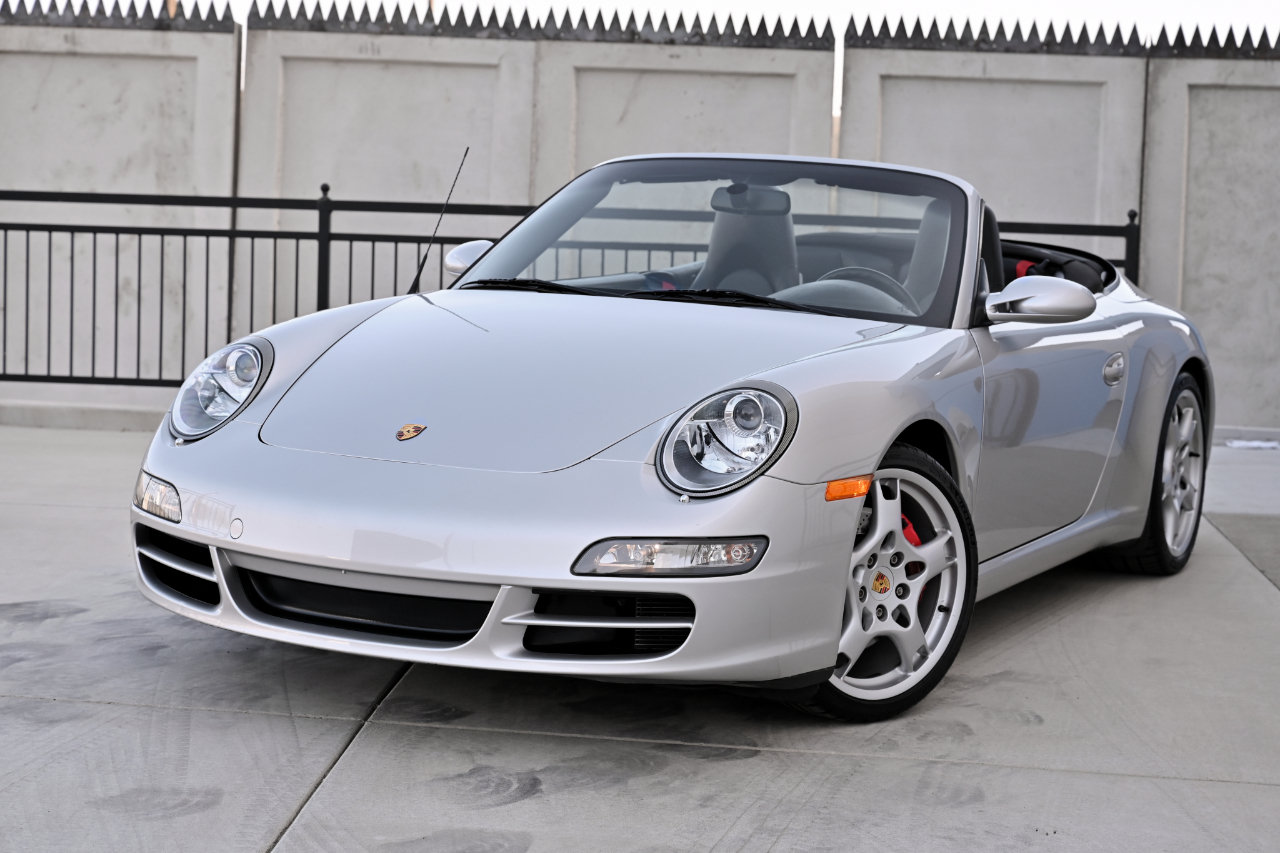 Used 2005 Porsche 911 Carrera S RWD image 16