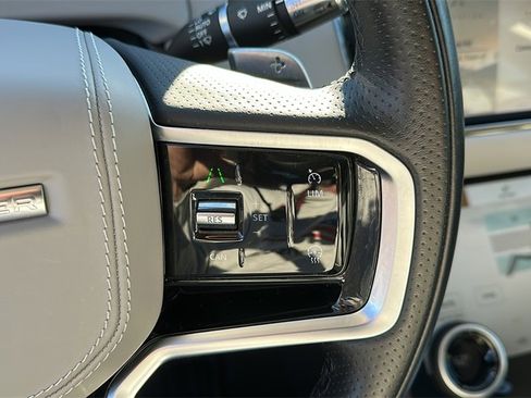 Used 2022 Land Rover Range Rover Evoque R-Dynamic SE image 13