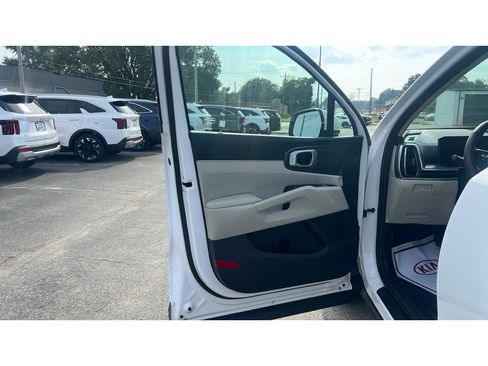Used 2026 Kia Sorento S w/ S Panoramic Sunroof Package FWD image 9