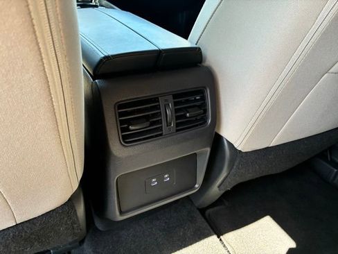 Certified 2024 Nissan Rogue SV FWD image 17
