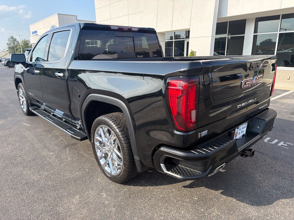 Used 2022 GMC Sierra 1500 Denali w/ Technology Package AWD/4WD image 3