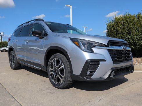 Used 2025 Subaru Ascent Limited image 5