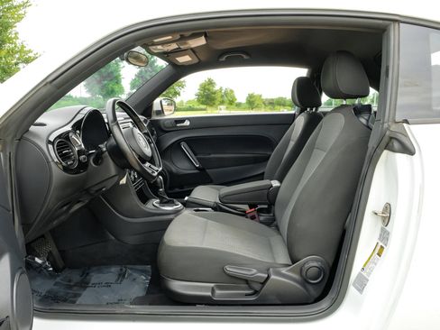 Used 2018 Volkswagen Beetle 2.0T S FWD image 4