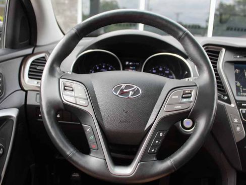 Used 2017 Hyundai Santa Fe Sport FWD image 16