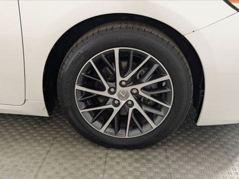 Used 2018 Lexus ES 350 w/ Luxury Package w/Wood Trim FWD image 36
