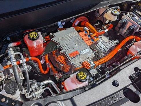 Used 2023 Chevrolet Bolt EUV Premier w/ Redline Edition image 26