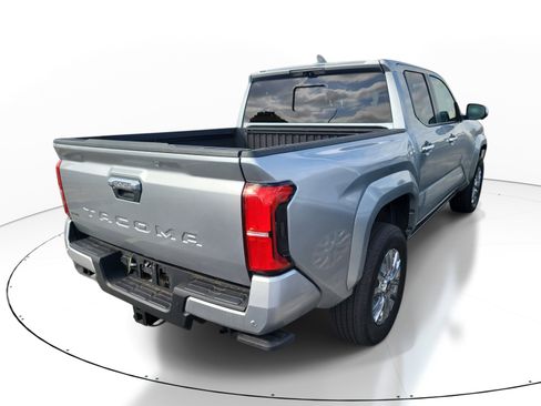 Used 2024 Toyota Tacoma Limited AWD/4WD image 7
