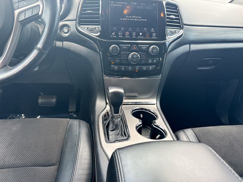 Used 2021 Jeep Grand Cherokee Laredo X RWD image 19