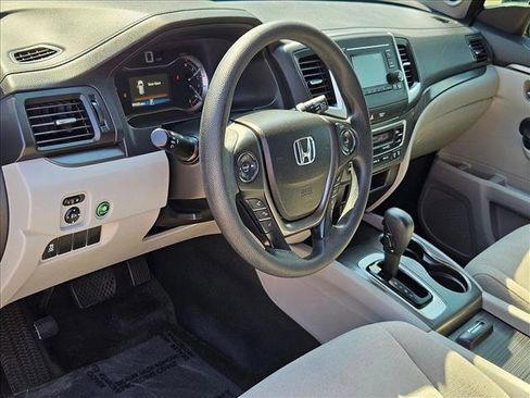 Used 2018 Honda Pilot LX image 9