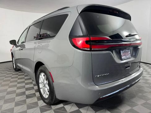 Used 2022 Chrysler Pacifica Touring-L FWD image 26