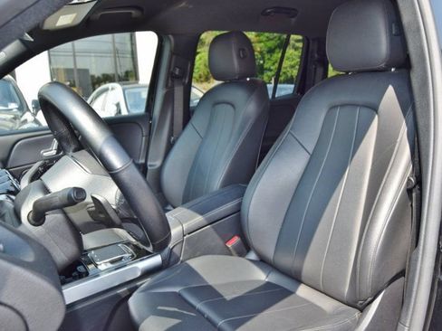 Used 2021 Mercedes-Benz GLB 250 4MATIC w/ Premium Package image 16