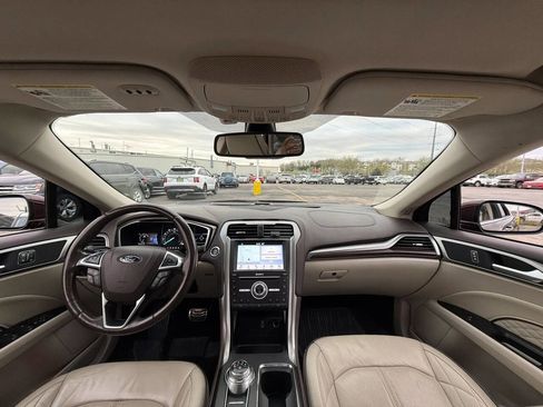 Used 2017 Ford Fusion Platinum FWD image 27