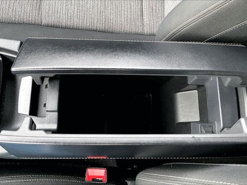 Used 2023 Nissan Rogue SV image 33