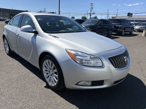 Used 2013 Buick Regal Premium FWD image 7