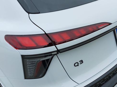 New 2026 Audi Q3 quattro 2.0T AWD/4WD image 38