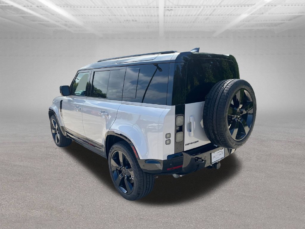 New 2026 Land Rover Defender 110 X-Dynamic SE AWD/4WD image 3