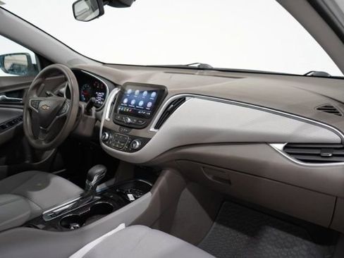 Used 2022 Chevrolet Malibu LT image 16