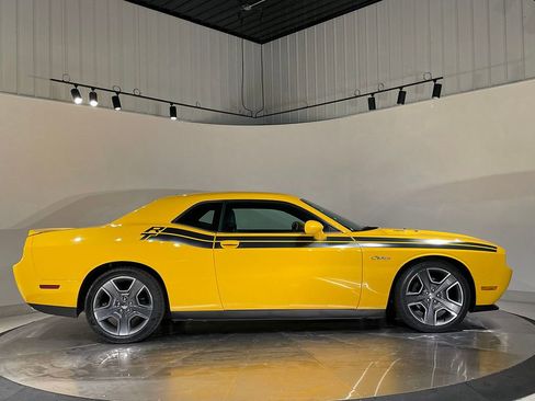 Used 2012 Dodge Challenger R/T RWD image 25