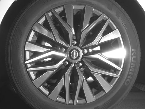 Used 2025 Nissan Altima 2.5 SV image 12