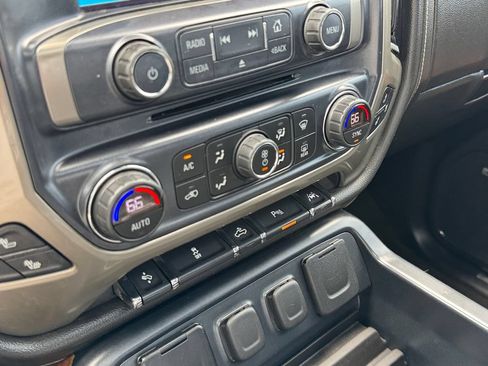 Used 2017 Chevrolet Silverado 1500 High Country AWD/4WD image 28