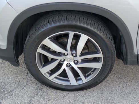 Used 2018 Honda Pilot Touring image 13