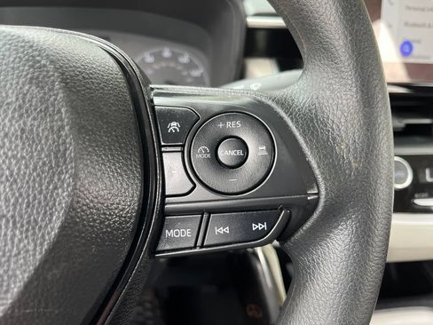 Used 2025 Toyota Corolla LE FWD image 22