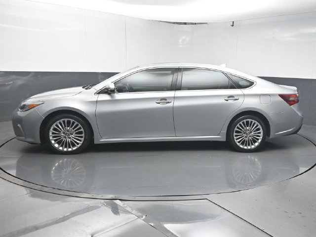 Used 2016 Toyota Avalon Limited w/ Toyota Safety Sense Package FWD image 5