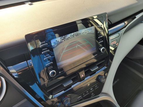 Used 2022 Toyota Camry LE w/ Carpet Mat Package (TMS) FWD image 11