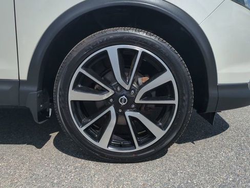 Used 2017 Nissan Rogue Sport SL w/ SL Premium Package image 11