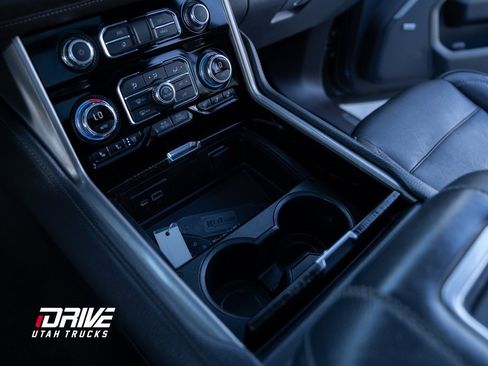 Used 2021 GMC Yukon XL Denali w/ Denali Premium Package image 36