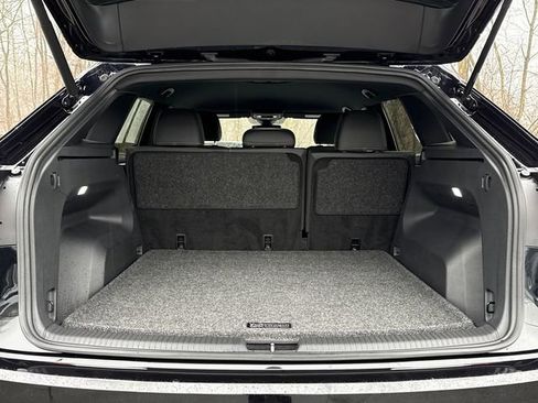 Certified 2025 Volkswagen Atlas Cross Sport SE image 26