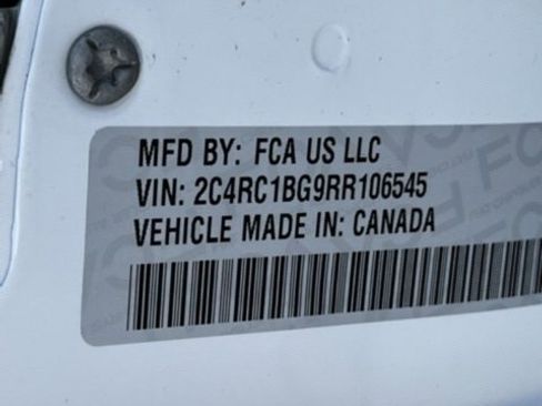 Used 2024 Chrysler Pacifica Touring-L image 35