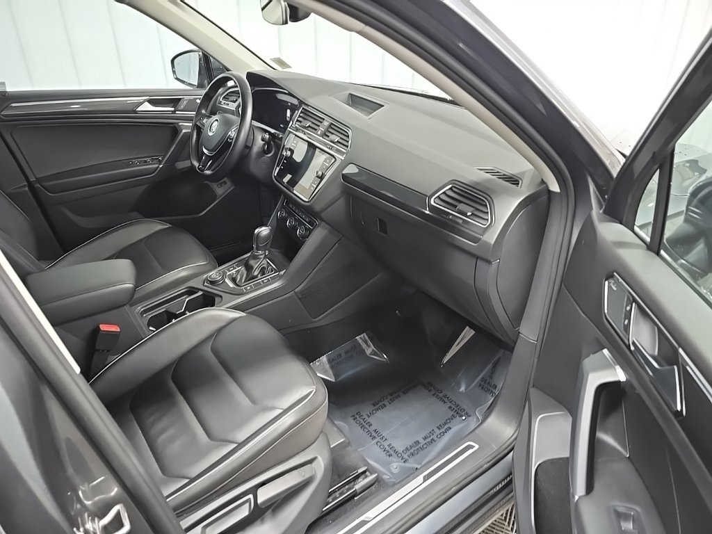 Used 2018 Volkswagen Tiguan SEL Premium AWD/4WD image 16