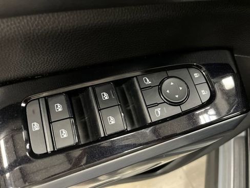 Used 2022 Nissan Pathfinder SL image 28