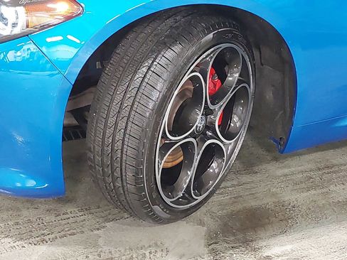 Used 2024 Alfa Romeo Giulia Veloce image 33