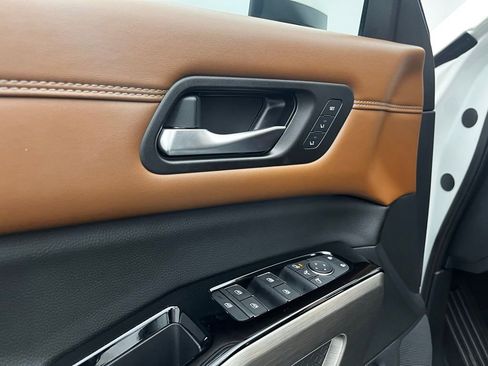 Used 2023 Nissan Pathfinder Platinum w/ Cargo Package image 19