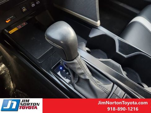 Used 2025 Toyota Camry SE image 23