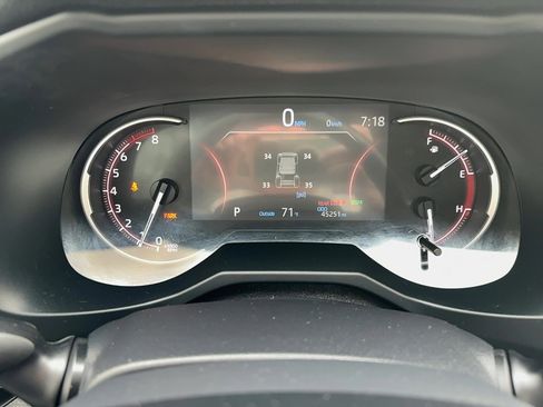 Used 2023 Toyota RAV4 XLE Premium image 25