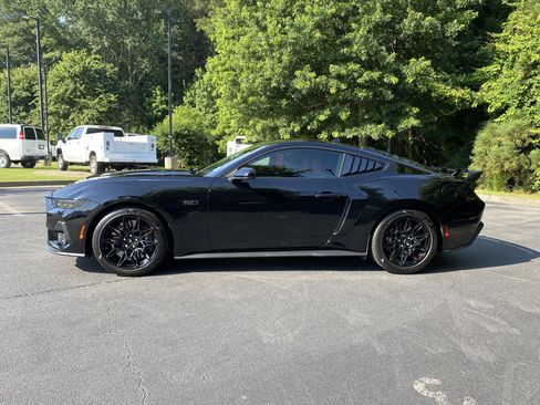 Used 2025 Ford Mustang GT w/ GT Performance Package RWD image 6