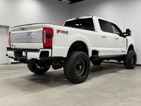 Used 2024 Ford F250 Platinum image 13