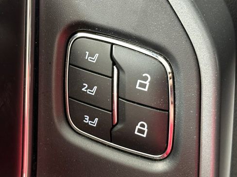 Used 2022 Ford F150 Lariat w/ Equipment Group 502A High AWD/4WD image 16