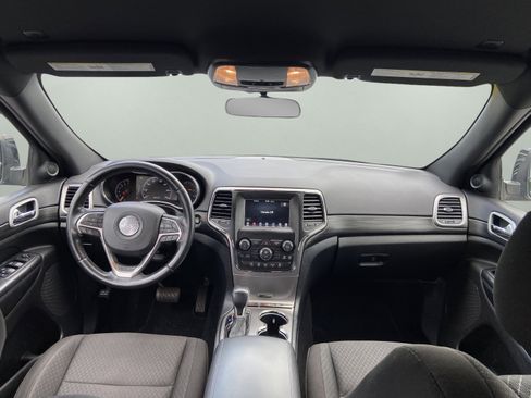 Used 2020 Jeep Grand Cherokee Laredo image 9