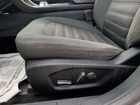 Used 2018 Ford Fusion SE FWD image 9
