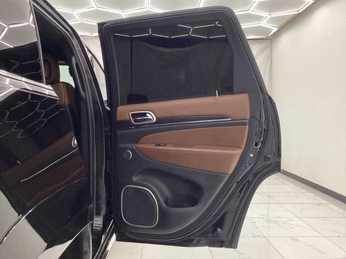 Used 2017 Jeep Grand Cherokee Summit image 25