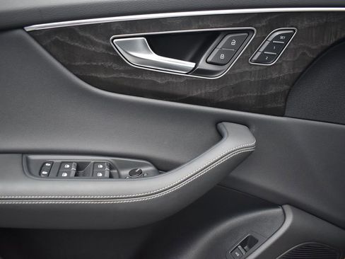 Used 2023 Audi Q8 Premium Plus image 10