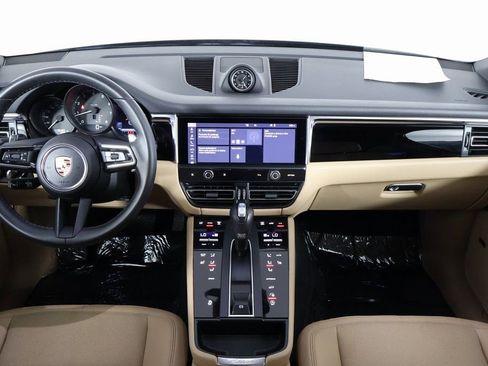 Used 2024 Porsche Macan AWD/4WD image 8