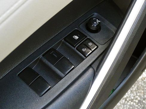 Used 2024 Toyota Corolla Cross LE w/ Moonroof Package FWD image 28