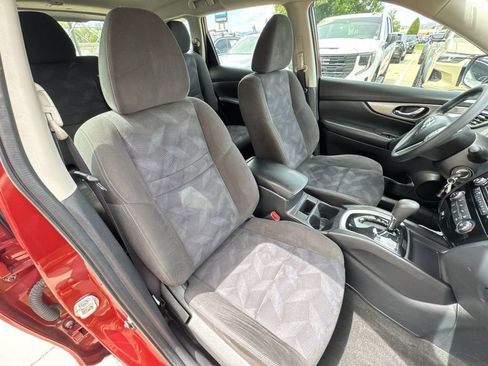 Used 2015 Nissan Rogue S AWD/4WD image 26